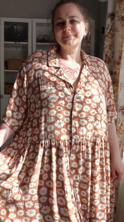 [2XL/3XL] Szmizjerka w stokrotki wiskoza MONKI