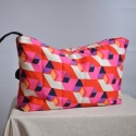 Kosmetyczka XL upcykling geometryczna magenta