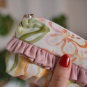 Kosmetyczka mini jasna z falbanką