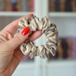 Jedwab mini gumka upcykling scrunchie ZEBRA LATTE