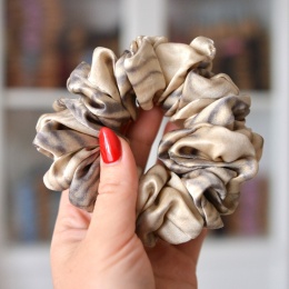 Jedwab maxi gumka upcykling scrunchie ZEBRA LATTE
