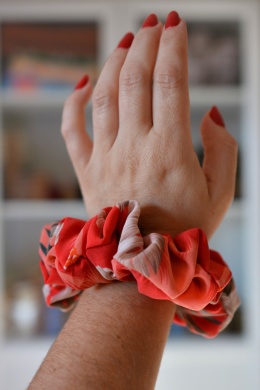 Jedwab maxi gumka upcykling scrunchie CZERWONE HAWAJE