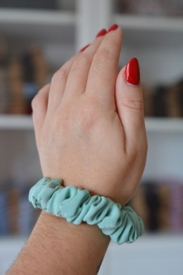 Jedwab mini gumka upcykling scrunchie MIĘTA