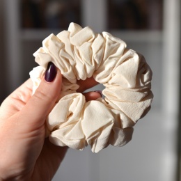 Jedwab MAXI gumka upcykling scrunchie ŚMIETANKA