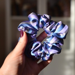 Jedwab MIDI/MACI gumka upcykling scrunchie WRZOSOWO NIEBIESKA
