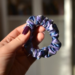 Jedwab Mini Mini gumka upcykling scrunchie WRZOSOWO NIEBIESKA
