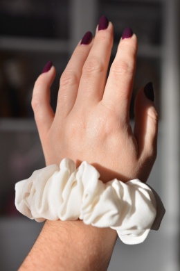 Jedwab midi gumka upcykling scrunchie MLECZNA