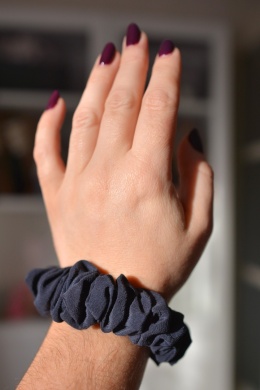 Jedwab mini gumka upcykling scrunchie ANTRACYT