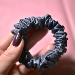 Jedwab mini mini gumka upcykling scrunchie stalowa