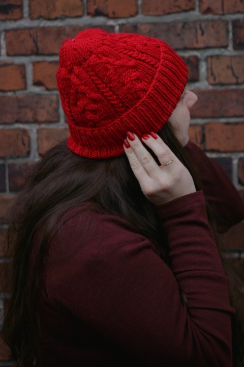 100% wełna merino czapka handmade warkocz czerwona 1