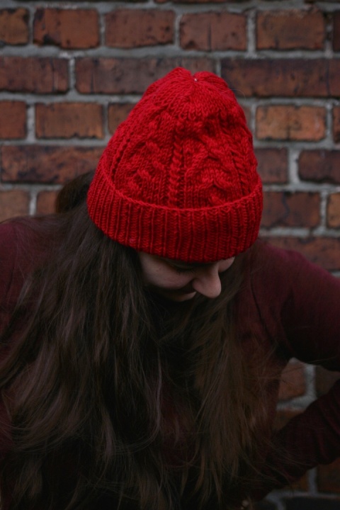 100% wełna merino czapka handmade warkocz czerwona 1