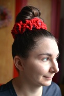 ZESTAW 2szt. Szydełkowane scrunchie czerwień i róż 100% wełna ZESTAW 2szt. Szydełkowane scrunchie czerwień i róż 100% wełna