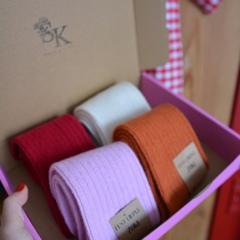 [35-38] ZESTAW Lukrowany pączek 4 pary Fest Ciepłych Zoków - zapakowane na prezent