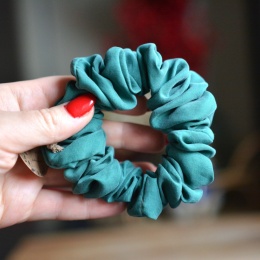 Jedwab MIDI gumka upcykling scrunchie szmaragd 1