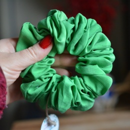 Jedwab MAXI gumka upcykling scrunchie zieleń