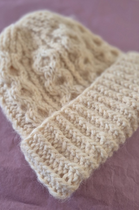 Merino + alpaka czapka handmade warkocz masełkowa