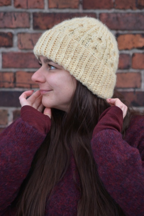 Merino + alpaka czapka handmade warkocz masełkowa