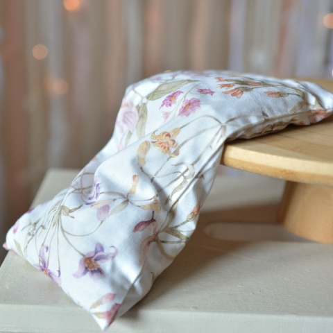 Termofor pestki wiśni ZERO WASTE biały w różowe kwiatuszki LUVIA