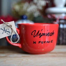 Usmiech w płynie, kubek ręcznie malowany Miny Moose czerwony