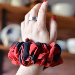 Jedwab MAXI./XL gumka upcykling scrunchie FLAMENCO
