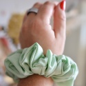 Jedwab MAXI gumka upcykling scrunchie MIĘTA