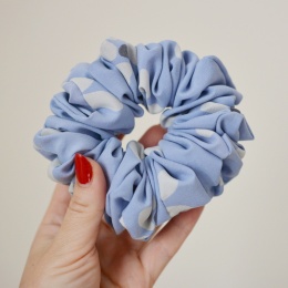 Jedwab MAXI gumka upcykling scrunchie NIEBIESKIE STOKROTKI