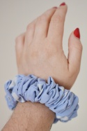 Jedwab MIDI gumka upcykling scrunchie NIEBIESKIE STOKROTKI