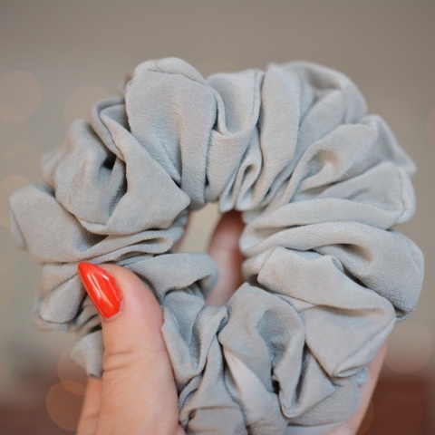 Jedwab MAXI gumka upcykling scrunchie SZARA
