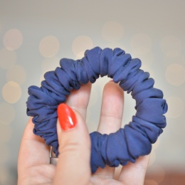 Jedwab MINI MINI gumka upcykling scrunchie ZGASZONY GRANAT